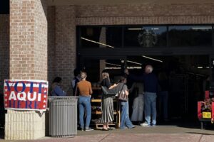 Cư dân West Lake Hills ủng hộ thuế doanh thu duy trì đường sá, kết quả bỏ phiếu sớm cho thấy