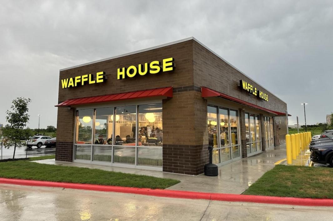 Waffle House Sẽ Mở Cửa Hàng Đầu Tiên Tại Liberty Hill Vào Năm 2026 1 393939