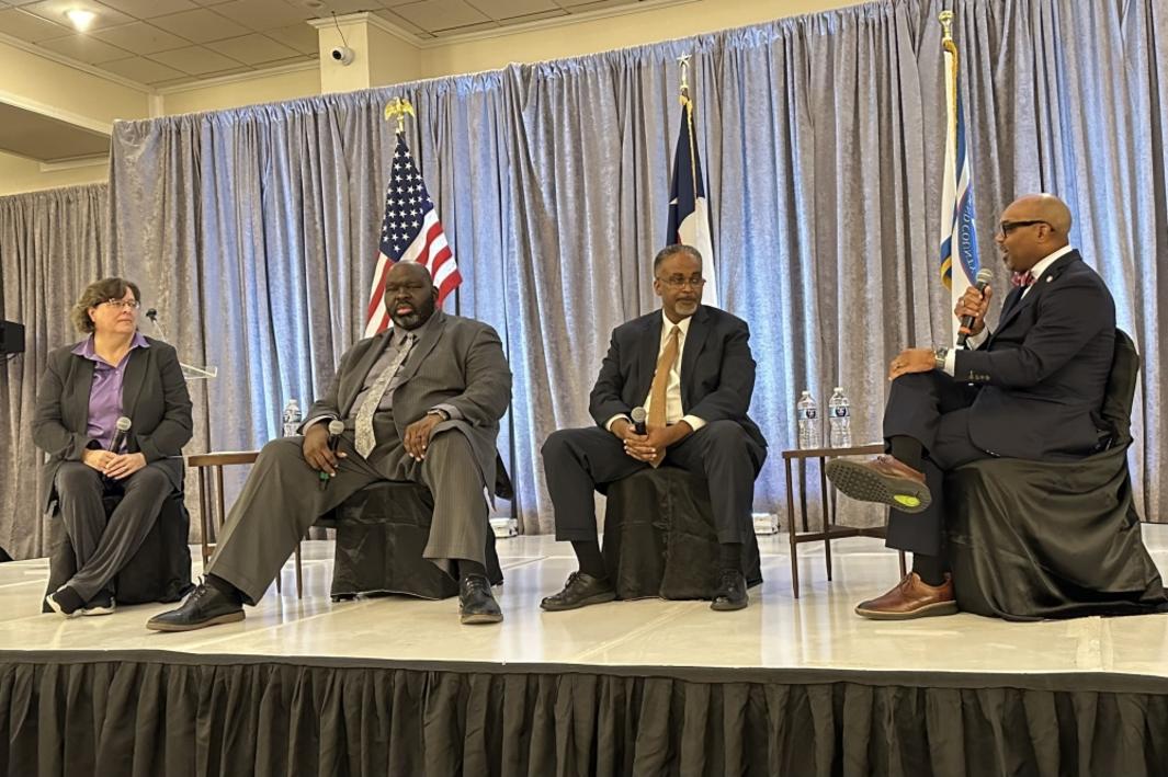 Các Giám Đốc Học Khu Quận Fort Bend Thảo Luận Về Tăng Trưởng và Thành Công Học Sinh 1 394647