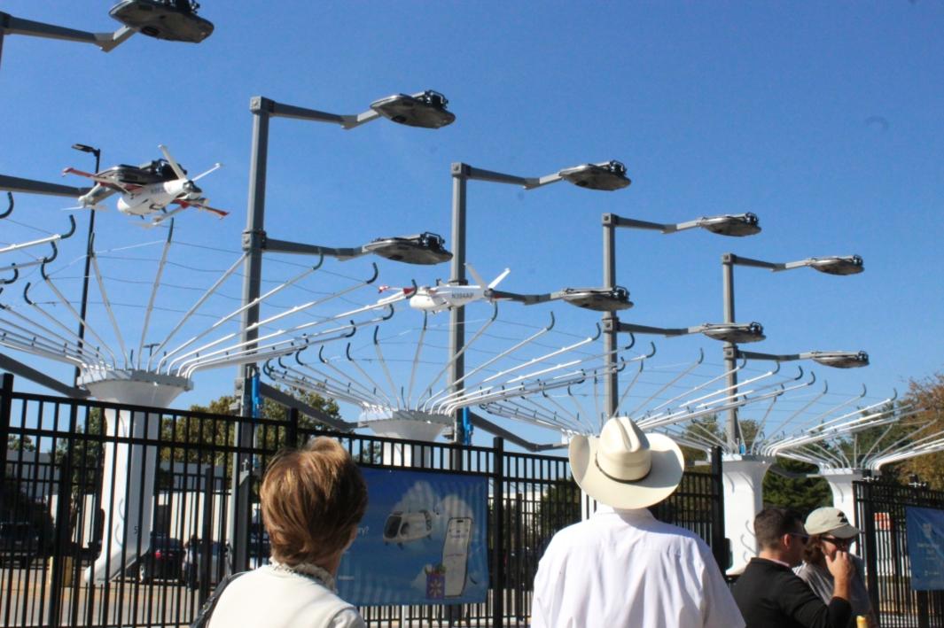 Giao hàng bằng máy bay không người lái, đóng cửa trường học và những tin tức nổi bật tại Dallas-Fort Worth 1 394659