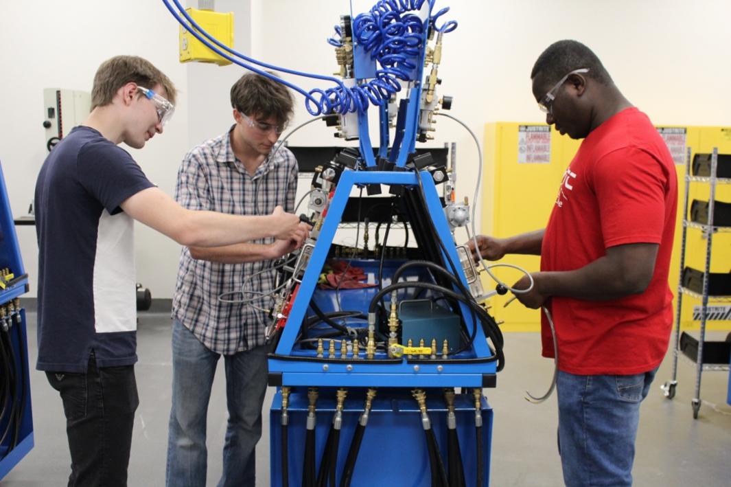 Nỗ lực phát triển lực lượng lao động sản xuất tiên tiến 1 394662