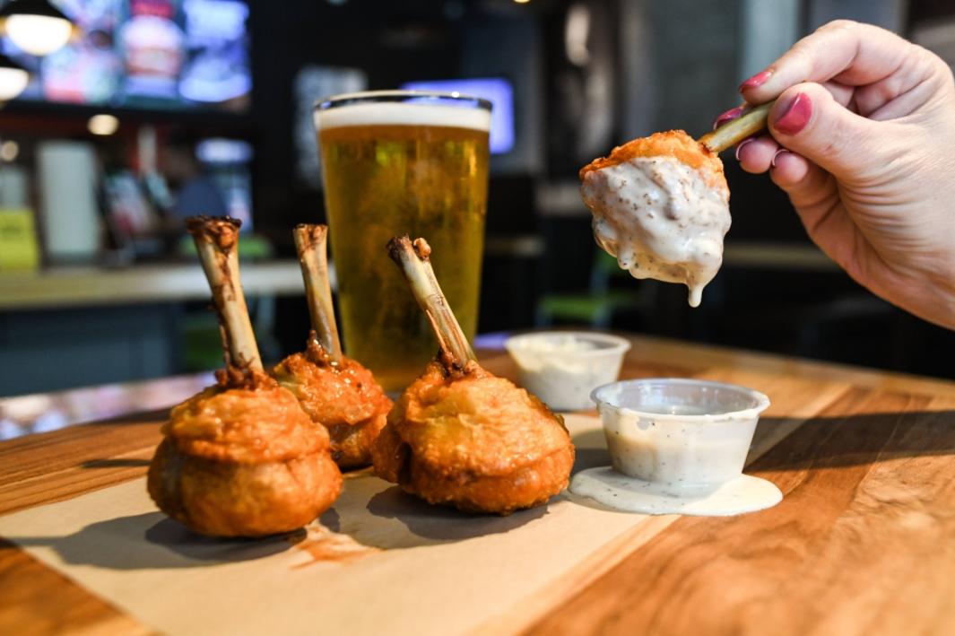 Hopdoddy Burger Bar giờ đã phục vụ bánh mì kẹp thịt, sữa lắc tại West Grove của McKinney 1 395032