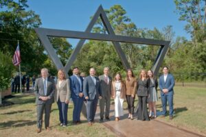 Đài tưởng niệm vĩnh viễn đầu tiên tại Bắc Mỹ về sự kiện ngày 7 tháng 10 đã được khánh thành tại Humble, Texas 12 Đài tưởng niệm vĩnh viễn đầu tiên tại Bắc Mỹ về sự kiện ngày 7 tháng 10 đã được khánh thành tại Humble, Texas