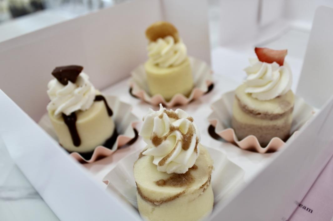 Kendal & Kelby Cheesecakes Mở Tiệm Bánh Pho Mát Tươi Tại Cypress 1 396117