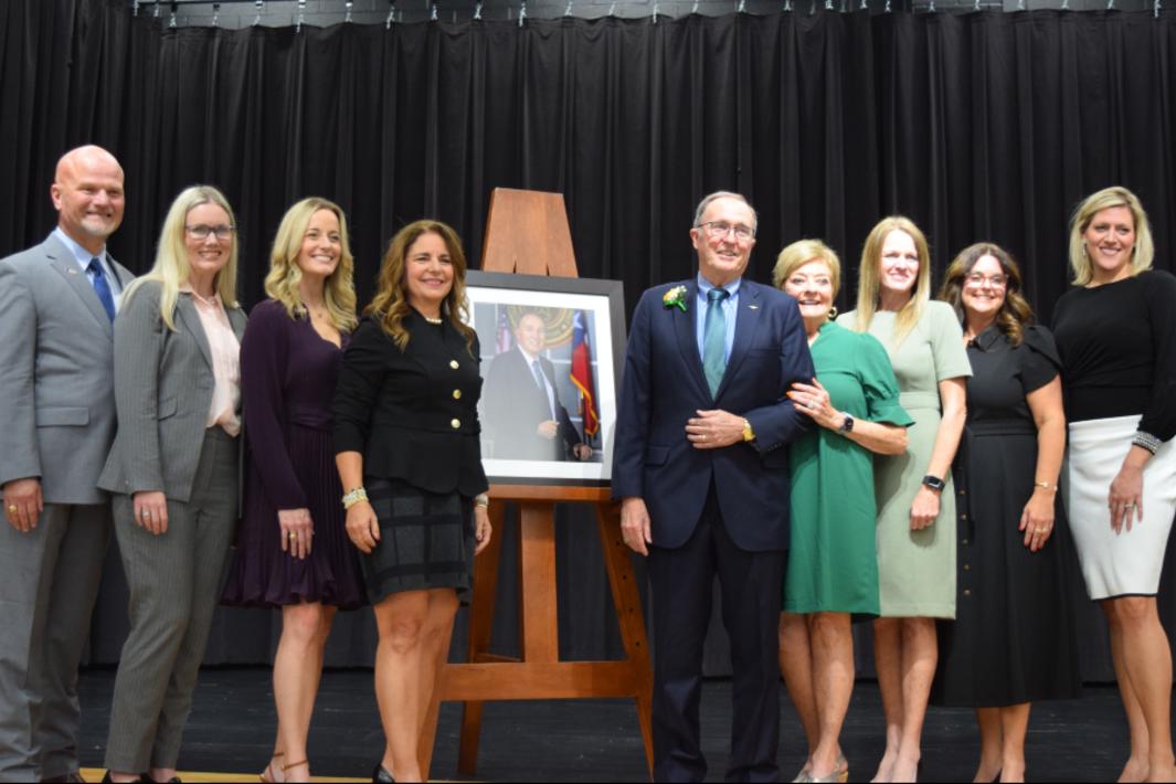 Lễ Khánh Thành Trường Tiểu Học W. Robert Eissler Thuộc Conroe ISD 1 396143