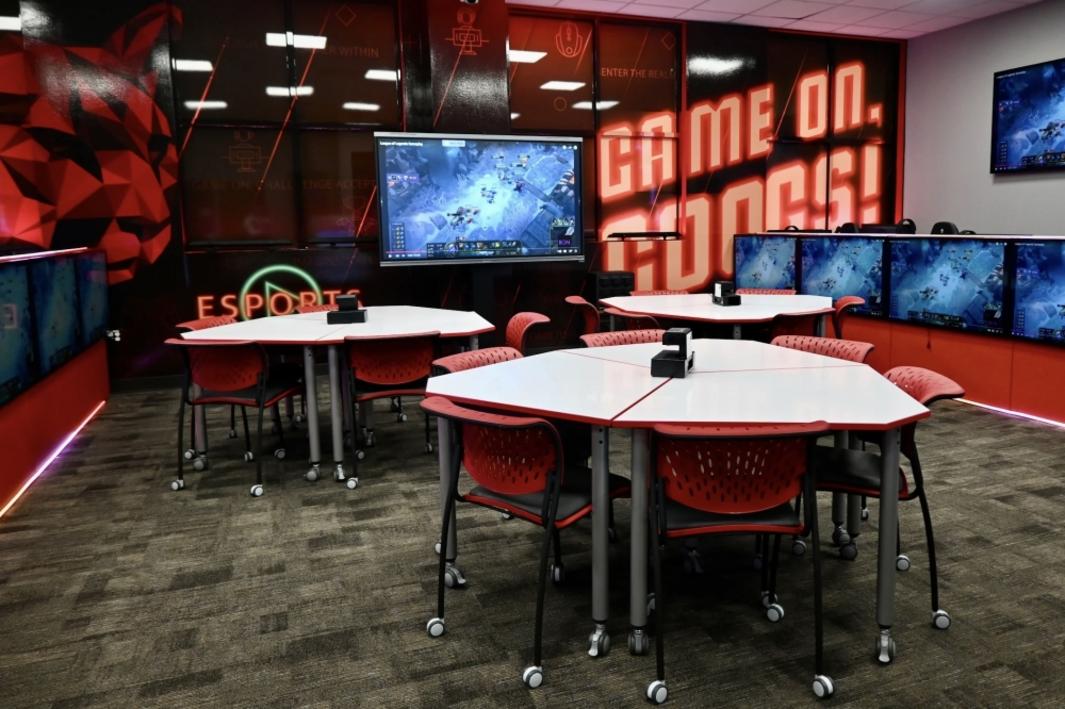 Đại học Houston, phân hiệu Sugar Land, ra mắt phòng e-sports 1 396186