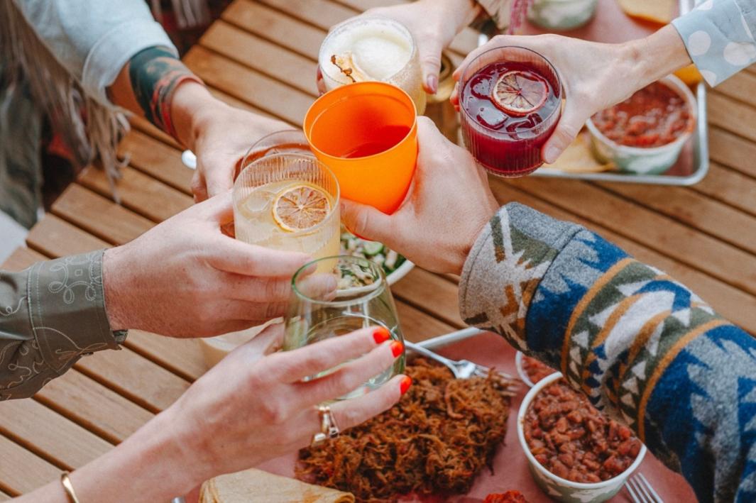 Neon Armadillo Ra Mắt Địa Điểm Ẩm Thực Tex-Mex-BBQ Tổng Hợp Vĩnh Viễn Tại Wimberley 1 396228