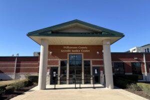 Williamson County Khởi động Chương trình Trị liệu cho Thanh thiếu niên Có Nguy cơ 18 Williamson County Khởi động Chương trình Trị liệu cho Thanh thiếu niên Có Nguy cơ