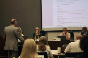 Hội đồng Harris County ESD 9 khiển trách Ủy viên Paiva vì cáo buộc sai phạm 10 Hội đồng Harris County ESD 9 khiển trách Ủy viên Paiva vì cáo buộc sai phạm