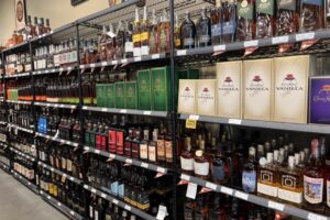 Twin Liquors khai trương chi nhánh mới tại Parmer Ranch Marketplace 15 Twin Liquors khai trương chi nhánh mới tại Parmer Ranch Marketplace