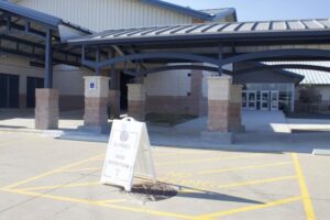 Giới Chức Học Khu Dripping Springs Chấp Thuận Sách Thư Viện Mới 17 Giới Chức Học Khu Dripping Springs Chấp Thuận Sách Thư Viện Mới