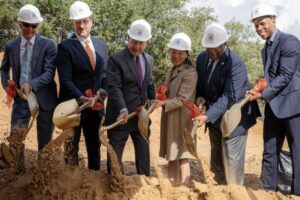 Sở Y Tế Houston Khởi Công Phòng Thí Nghiệm Bệnh Truyền Nhiễm Mới 16 Sở Y Tế Houston Khởi Công Phòng Thí Nghiệm Bệnh Truyền Nhiễm Mới