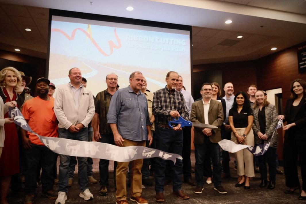 Đại lộ Krueger Khai trương, Bước tiến quan trọng của Khu liên hợp Hutto 1 397291