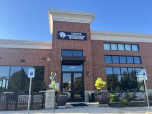 Nhà Hàng Truva Mediterranean Bar and Grill Mở Cửa tại Colleyville, Phục Vụ Gyro và Hải Sản 9 Nhà Hàng Truva Mediterranean Bar and Grill Mở Cửa tại Colleyville, Phục Vụ Gyro và Hải Sản