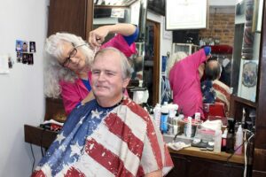 Tiệm Cắt Tóc Palace Tiếp Nối Di Sản 133 Năm Tại Trung Tâm McKinney 10 Tiệm Cắt Tóc Palace Tiếp Nối Di Sản 133 Năm Tại Trung Tâm McKinney