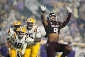 Bảng xếp hạng College Football Playoff ban đầu: Texas A&M đứng thứ 3, liệu có vào được Playoff? 16 Bảng xếp hạng College Football Playoff ban đầu: Texas A&M đứng thứ 3, liệu có vào được Playoff?