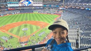 Cô bé 9 tuổi tỏa sáng tại giải bóng mềm World Series 2 Cô bé 9 tuổi tỏa sáng tại giải bóng mềm World Series