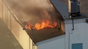 Giới Chức: Nhiều Vụ Nổ Xảy Ra Trong Đám Cháy Tại Cơ Sở Sản Xuất Ở Quận Chester 3 Giới Chức: Nhiều Vụ Nổ Xảy Ra Trong Đám Cháy Tại Cơ Sở Sản Xuất Ở Quận Chester