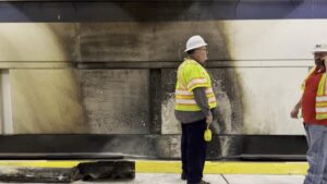 Tài xế BART báo cáo vụ nổ và hỏa hoạn ngay trước tàu của mình 14 Tài xế BART báo cáo vụ nổ và hỏa hoạn ngay trước tàu của mình