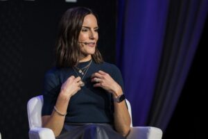 Chuyên Gia Quỹ Đầu Tư Jennifer Neundorfer Chia Sẻ Cách Khởi Nghiệp Nổi Bật Trong Thị Trường AI Cạnh Tranh