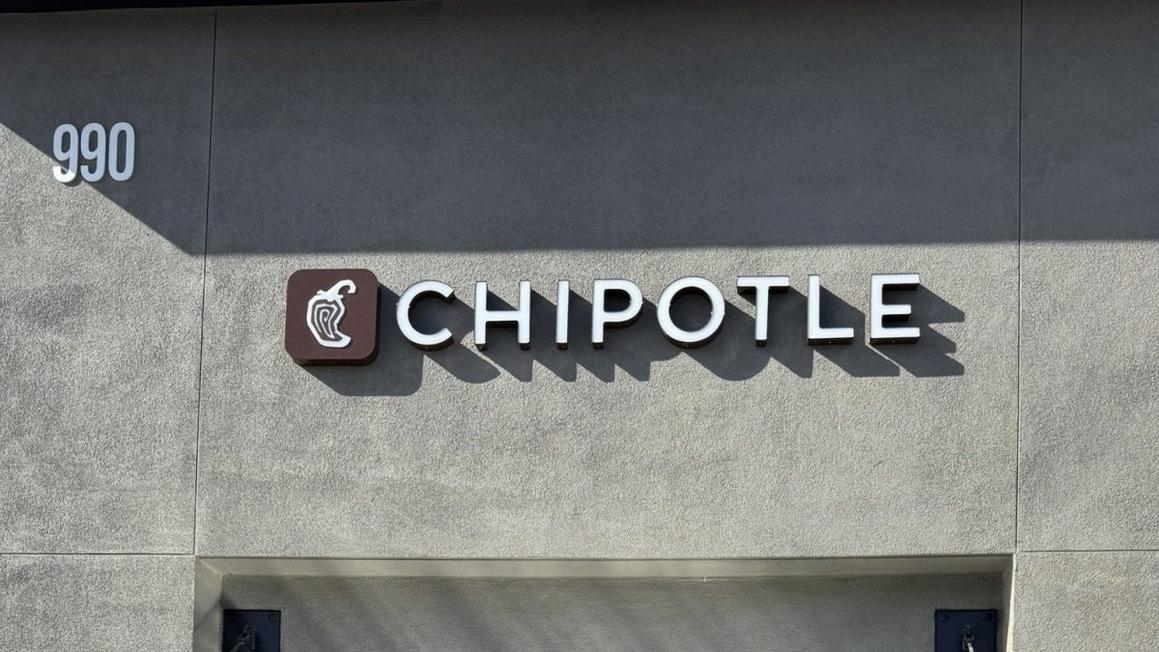 Thành phố Oakley, Vùng Vịnh East Bay, Ăn Mừng Khai Trương Tiệm Chipotle Đầu Tiên 1 577884920 1270889548412884 8849315836153982307 n e1762478591616