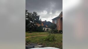 Lốc Xoáy Gây Thiệt Hại Gần Houston 19 Lốc Xoáy Gây Thiệt Hại Gần Houston