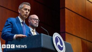 Mỹ sẽ cắt giảm 10% chuyến bay nếu chính phủ đóng cửa tiếp diễn 11 Mỹ sẽ cắt giảm 10% chuyến bay nếu chính phủ đóng cửa tiếp diễn