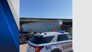 Xe lửa đụng xe tải 18 bánh tại Seabrook, không có thương vong