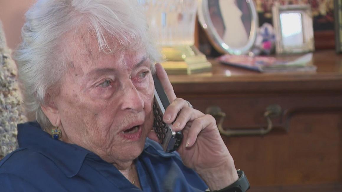 7f049979 7880 452e b890