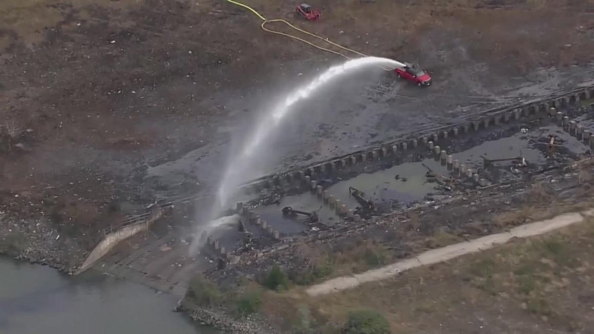 Cư dân Texas City lo ngại chất lượng không khí sau hỏa hoạn tại nhà máy điện ngừng hoạt động 1 835e49eb 0bf3 4ff8 bdc5