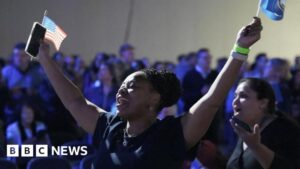 Dân Chủ Vùng Lên: Bốn Điểm Nổi Bật trong Đêm Bầu Cử Mỹ 8 Dân Chủ Vùng Lên: Bốn Điểm Nổi Bật trong Đêm Bầu Cử Mỹ