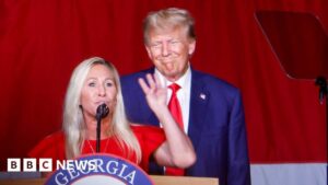 Bà Greene Từ Người Ủng Hộ MAGA Trung Thành Đến Quyết Định Rời Quốc Hội