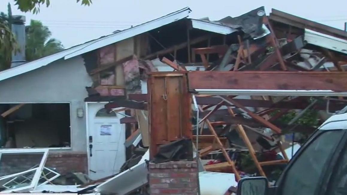 Nổ nhà ở Chino Hills, 8 người bị thương 1 AA88251F1BDE418EC57DA9DF0A9A4015