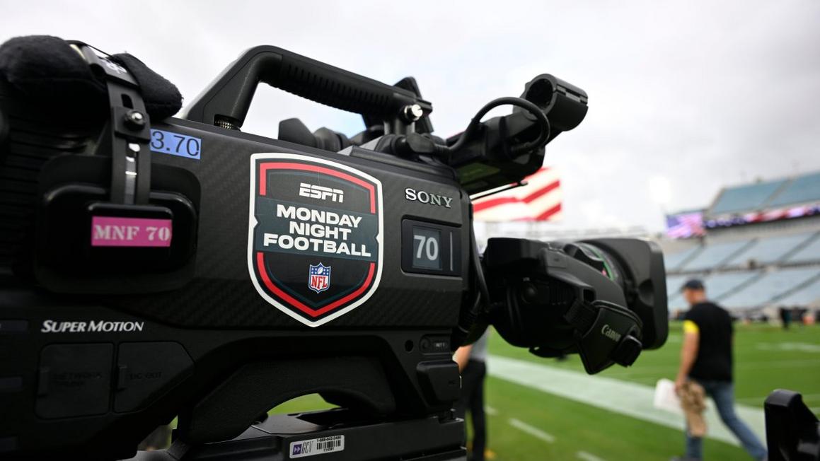 Disney và YouTube TV đạt thỏa thuận chấm dứt gián đoạn dịch vụ 1 AP25304646483226 e1763171198477