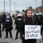 Khi ICE leo thang chiến thuật, liệu họ có 'bất khả xâm phạm'? 37 Khi ICE leo thang chiến thuật, liệu họ có ‘bất khả xâm phạm’?