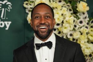 Tử vi ngày 27/11/2025: Jaleel White và lời khuyên