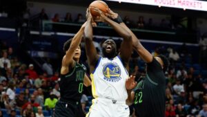 Draymond Green của Warriors lại đối đầu fan hâm mộ 14 Draymond Green của Warriors lại đối đầu fan hâm mộ