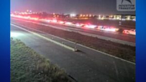 Tai nạn khiến I-45 tại Texas City bị đóng cửa 11 Tai nạn khiến I-45 tại Texas City bị đóng cửa