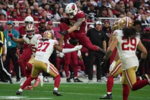 Chìa Khóa Số 1 Cho Chiến Thắng Của 49ers Trước Cardinals: Ngăn Chặn Trey McBride 2 Chìa Khóa Số 1 Cho Chiến Thắng Của 49ers Trước Cardinals: Ngăn Chặn Trey McBride