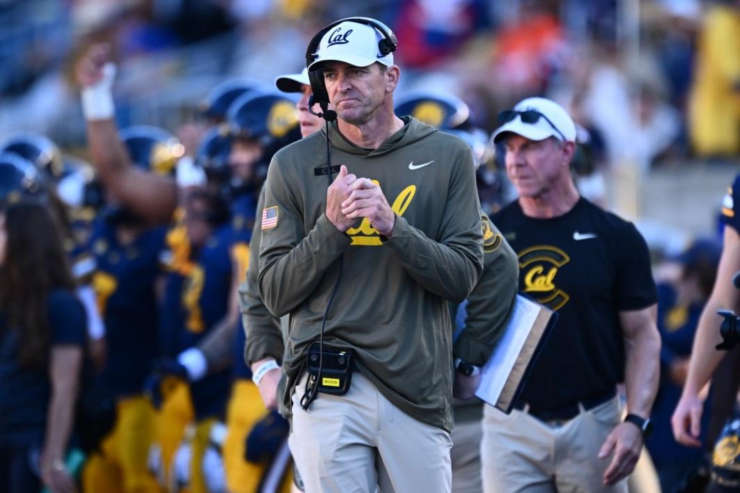 Năm đội bóng lớn gây bất ngờ trong bóng bầu dục đại học 1 BNG L CALFBC 1102 14