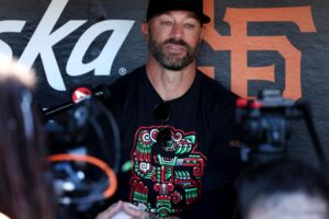 Miami Marlins bổ nhiệm cựu HLV Giants Gabe Kapler làm Tổng Giám đốc 9 Miami Marlins bổ nhiệm cựu HLV Giants Gabe Kapler làm Tổng Giám đốc