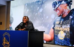 Cầu thủ Kevon Looney trở lại Vùng Vịnh: “Nhiều kỷ niệm”