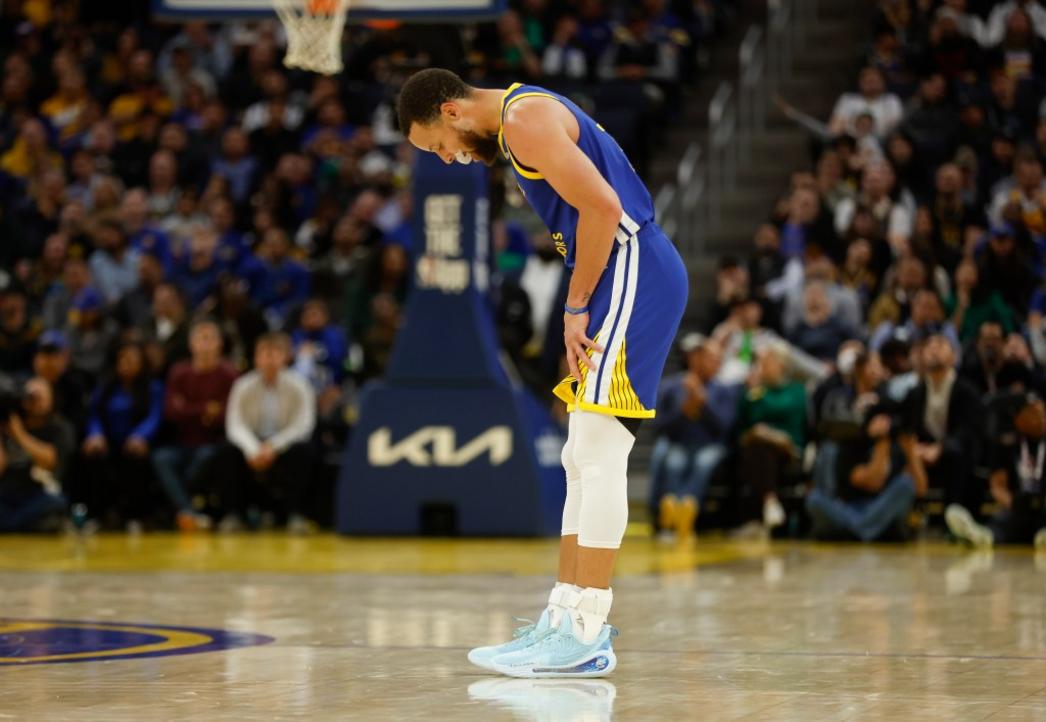 Steph Curry Vắng Mặt Trận Đấu Warriors-Nuggets Do Bệnh Kéo Dài 1 BNG L WARRIORS 0318 33