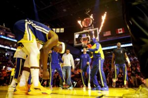 Golden State Warriors: Curry, Butler, và Green vắng mặt trong trận đấu với Kings 7 Golden State Warriors: Curry, Butler, và Green vắng mặt trong trận đấu với Kings