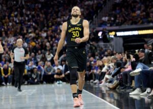 niềm vui của Warriors tan biến, Steph Curry cũng vậy?