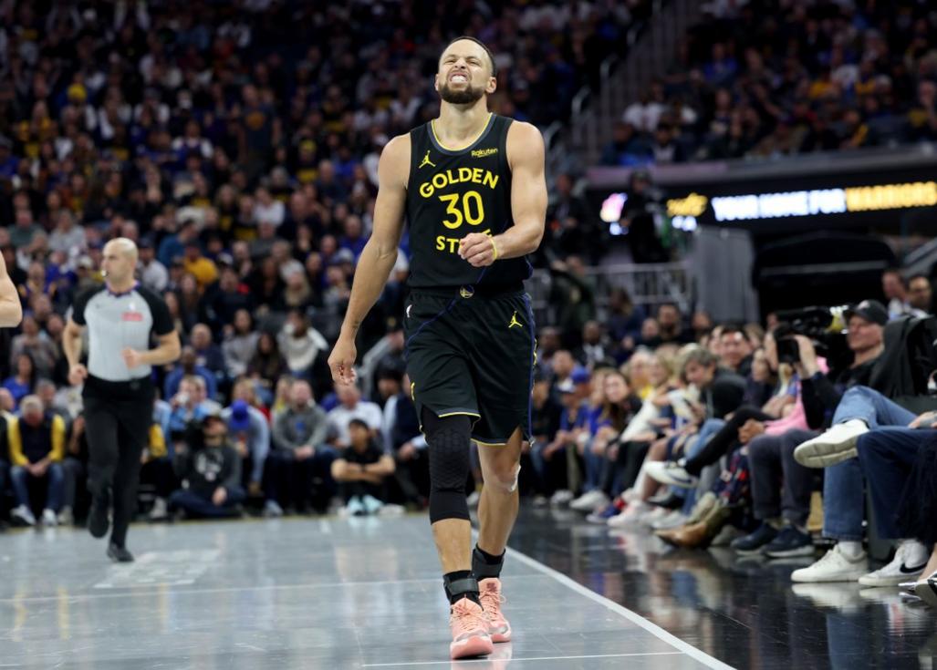niềm vui của Warriors tan biến, Steph Curry cũng vậy? 1 BNG L WARRIORS 1127 6