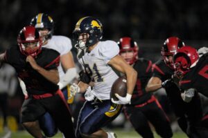 Lincoln thi đấu bùng nổ hiệp hai, đánh bại Willow Glen để lần đầu vào chung kết CCS 12 Lincoln thi đấu bùng nổ hiệp hai, đánh bại Willow Glen để lần đầu vào chung kết CCS