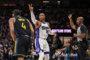 Chiến thắng của Kings trước Warriors thiếu vắng các trụ cột 5 Chiến thắng của Kings trước Warriors thiếu vắng các trụ cột