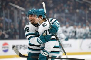 Sharks Đại Thắng Kraken, Macklin Celebrini Vượt Sidney Crosby Thiết Lập Kỷ Lục NHL 3 Sharks Đại Thắng Kraken, Macklin Celebrini Vượt Sidney Crosby Thiết Lập Kỷ Lục NHL