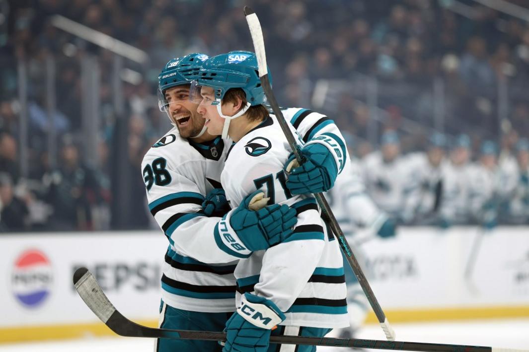 Sharks Đại Thắng Kraken, Macklin Celebrini Vượt Sidney Crosby Thiết Lập Kỷ Lục NHL 1 BNG Z SHARKS 1106 7